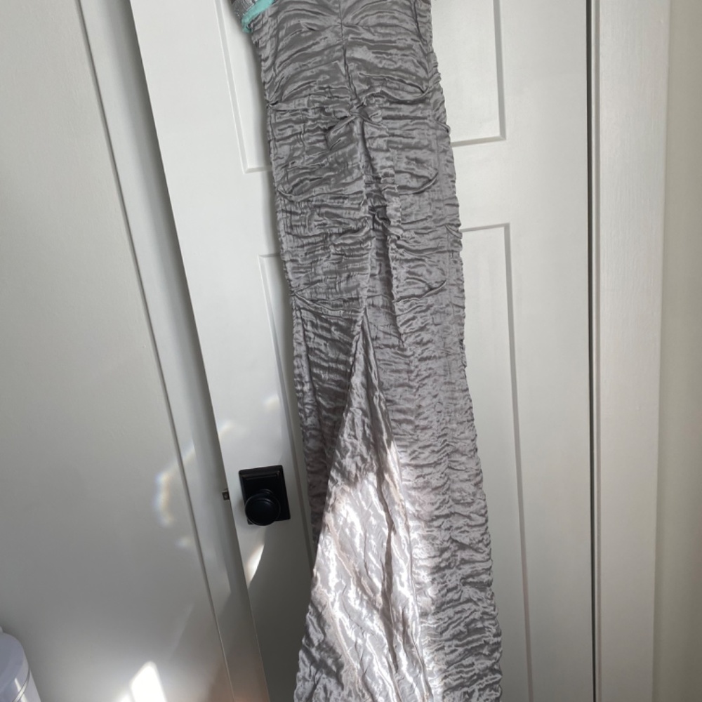 Nicole Miller gown - Picture 6 of 6